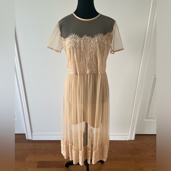FOREVER21 Nude Lace Dress - Picture 2 of 5